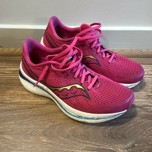 Saucony Endorphin Speed 3 - Size 9.5
